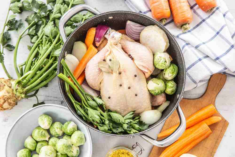 Apport nutritionnel sain assiette de poulet