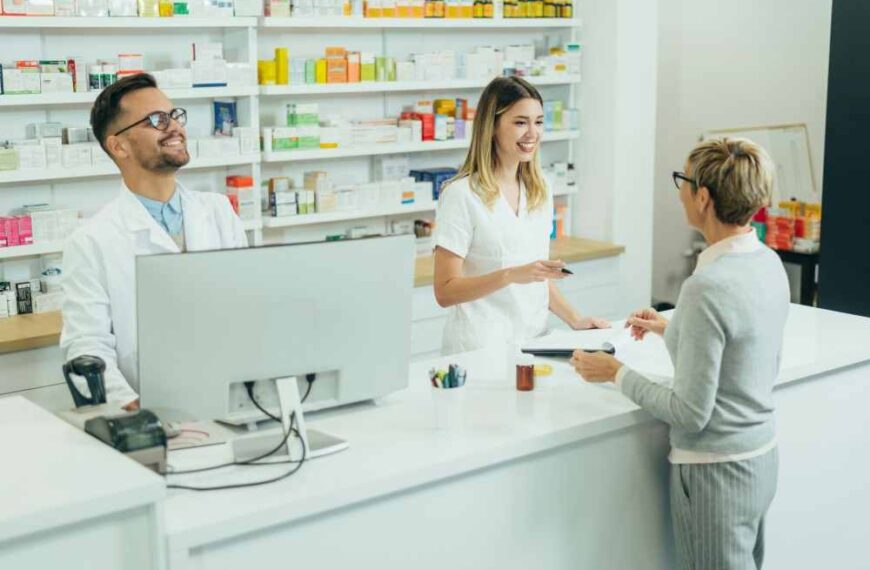 Cliente dans une pharmacie