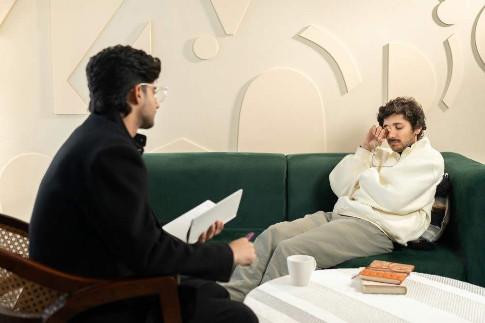 Hypnotiseur avec un consultant