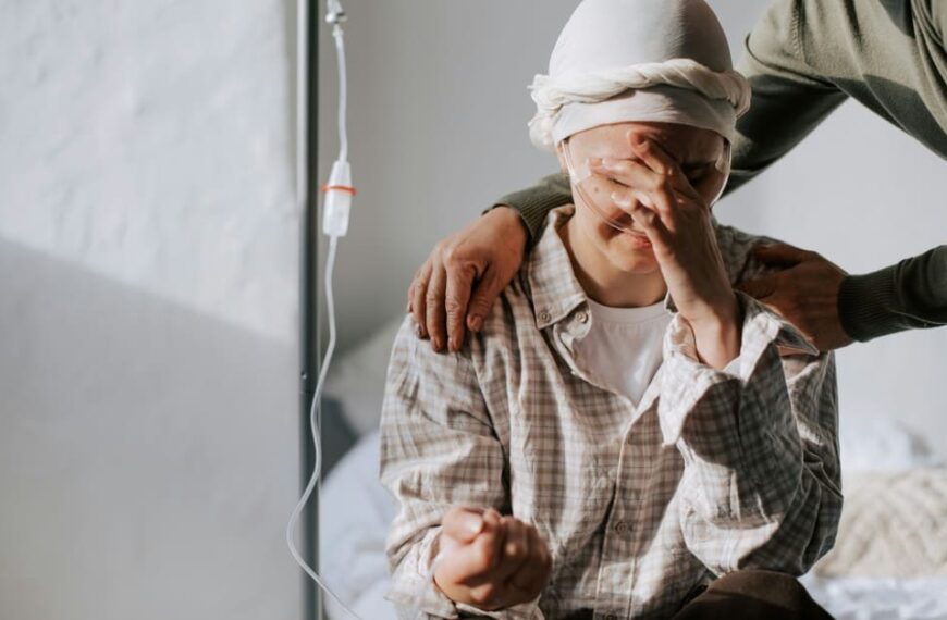 Combien de stades pour le cancer, femme en chimio