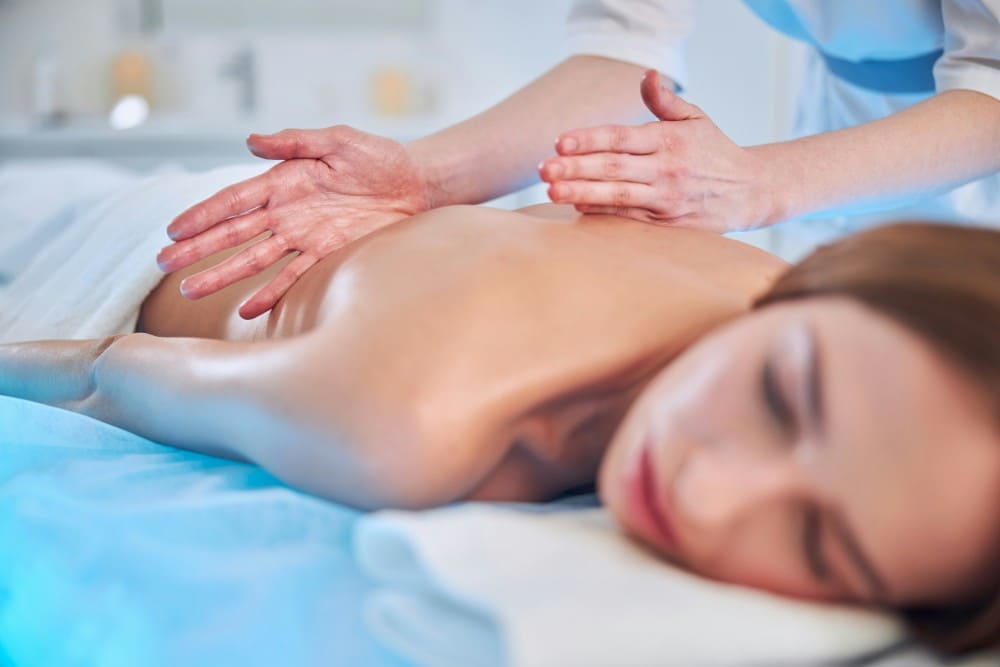 Drainage lymphatique pour une femme
