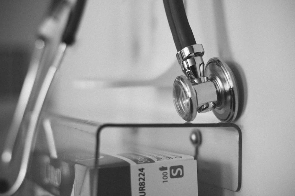 Stéthoscope matériel santé du médecin pour écouter le cœur