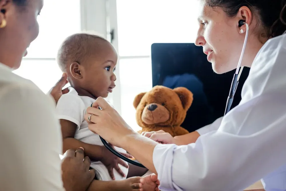 Cancer pédiatrique : quels sont les premiers signes à reconnaître chez l'enfant ?